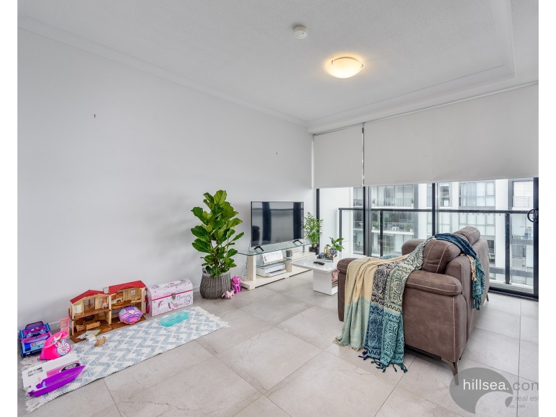 1009/372 Marine Parade, Labrador QLD 4215
