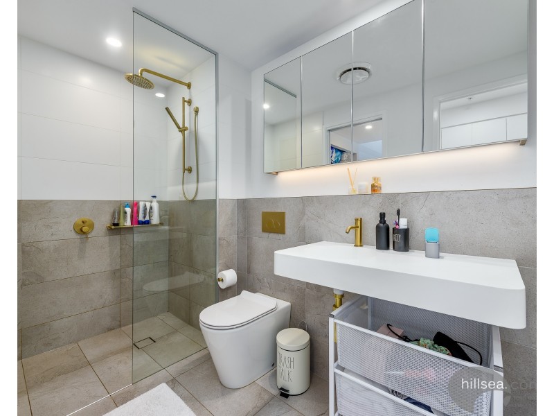 1009/372 Marine Parade, Labrador QLD 4215