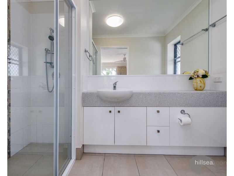 16/8-10 Ahern Street, Labrador QLD 4215