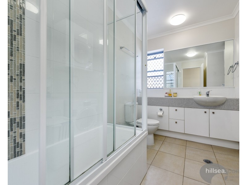 16/8-10 Ahern Street, Labrador QLD 4215