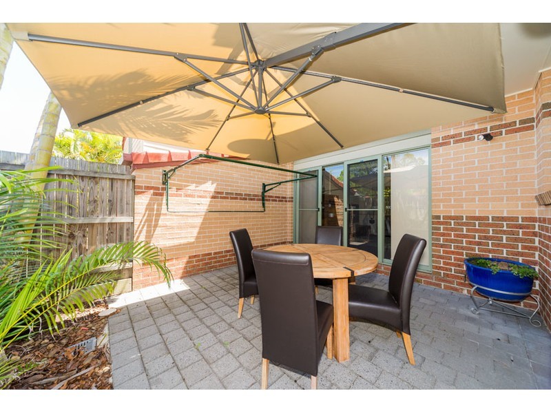 6/93 Whiting Street, Labrador QLD 4215