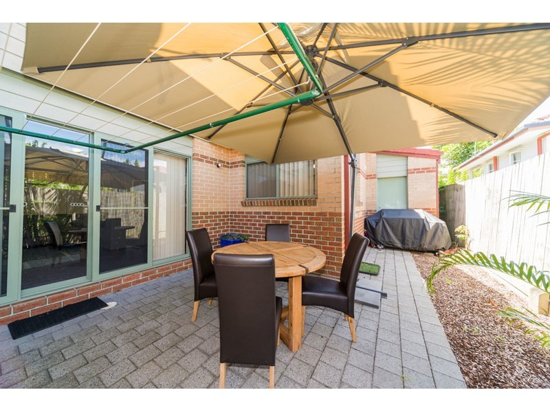 6/93 Whiting Street, Labrador QLD 4215