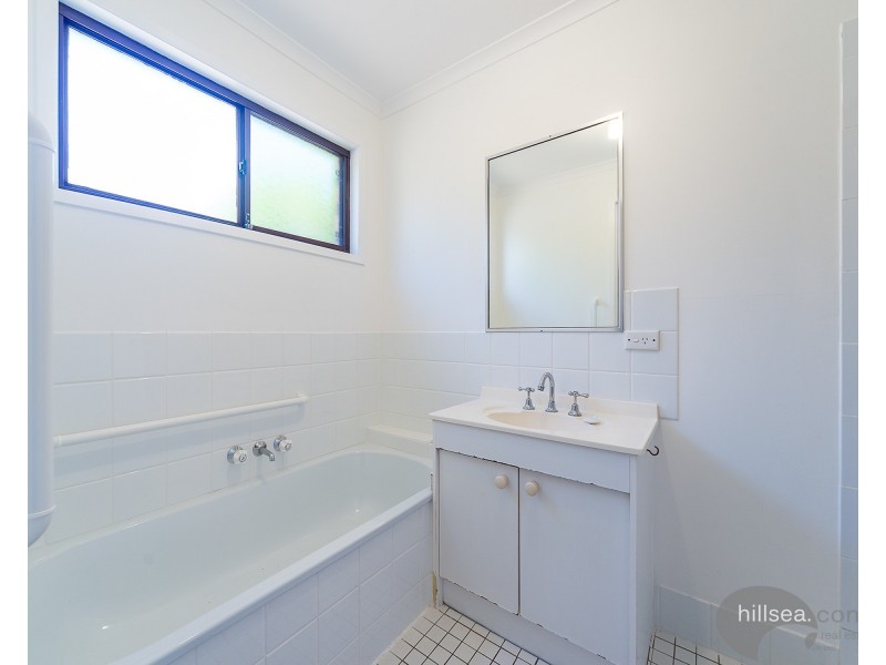 1/204 Olsen Avenue, Arundel QLD 4214