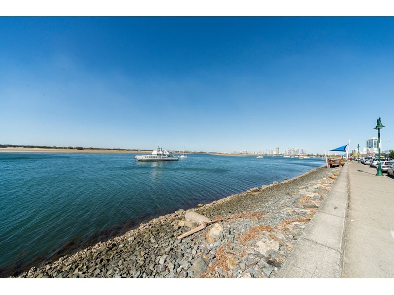 35/160 Frank Street, Labrador QLD 4215