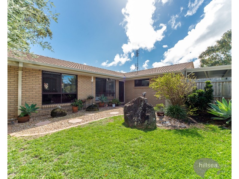 2/2 Cassandra Crescent, Labrador QLD 4215