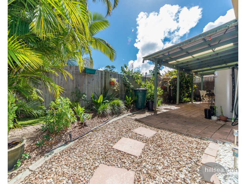 2/2 Cassandra Crescent, Labrador QLD 4215