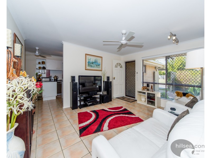 2/2 Cassandra Crescent, Labrador QLD 4215