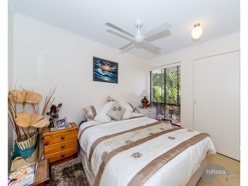 2/2 Cassandra Crescent, Labrador QLD 4215
