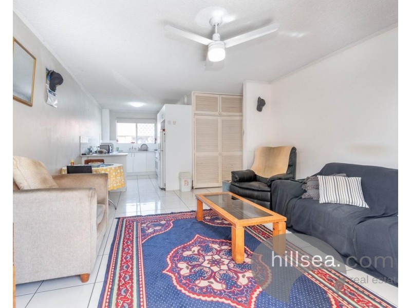 2/37 Middle Street, Labrador QLD 4215