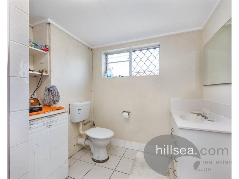 2/37 Middle Street, Labrador QLD 4215