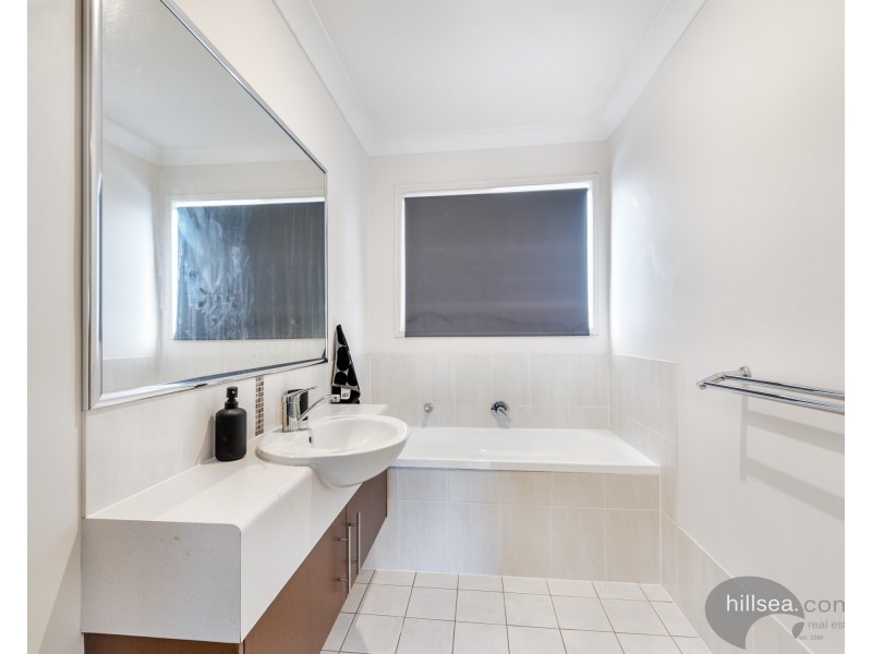 8 Eliena Way, Upper Coomera QLD 4209