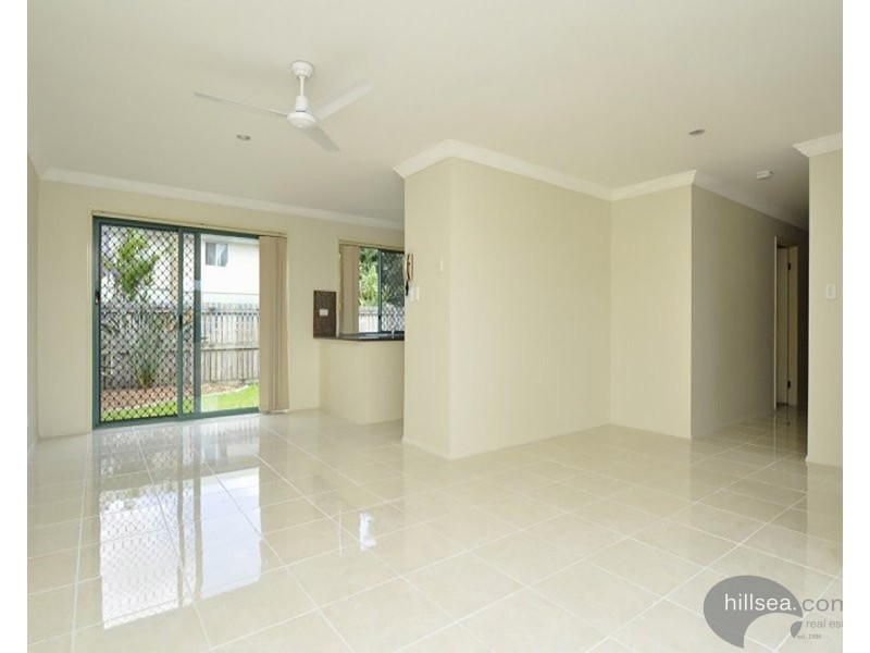 4/222 Central Street, Labrador QLD 4215
