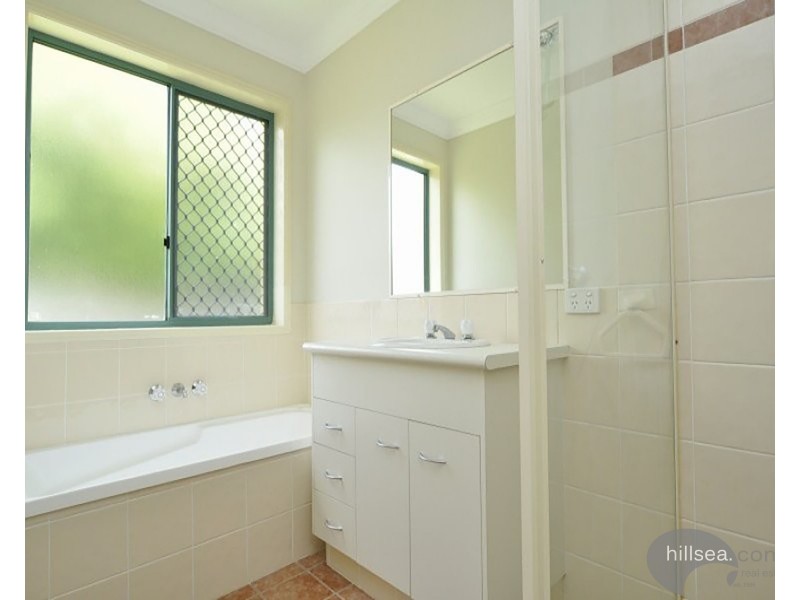 4/222 Central Street, Labrador QLD 4215