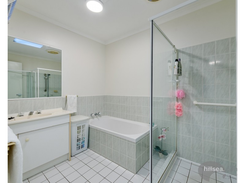 13/137 Olsen Avenue, Labrador QLD 4215