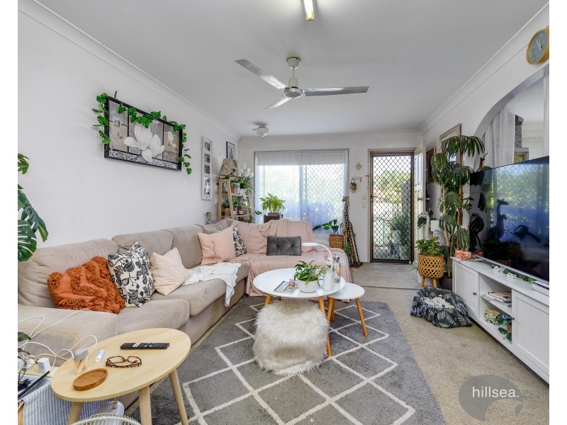 2/219 Central Street, Labrador QLD 4215