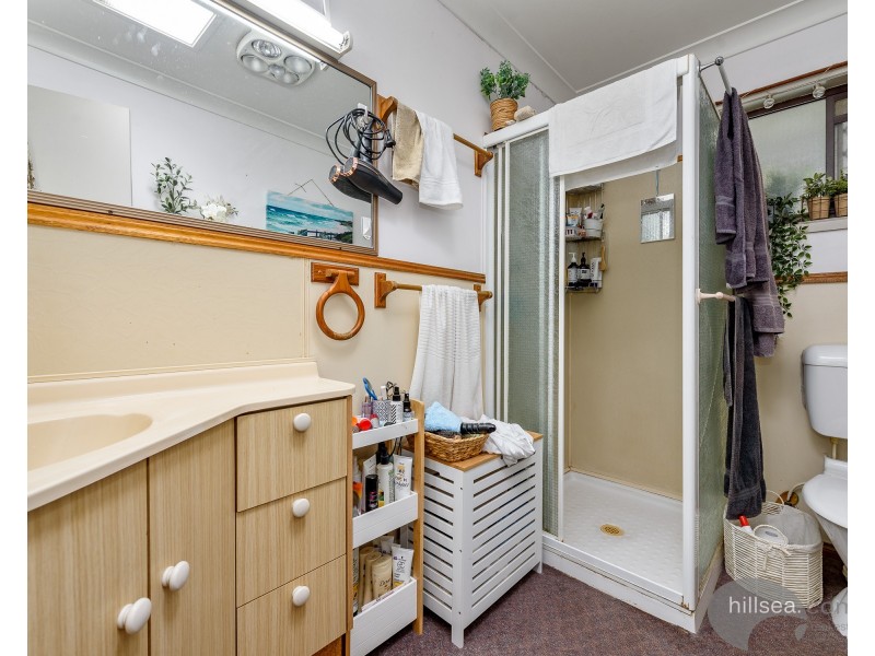 2/219 Central Street, Labrador QLD 4215