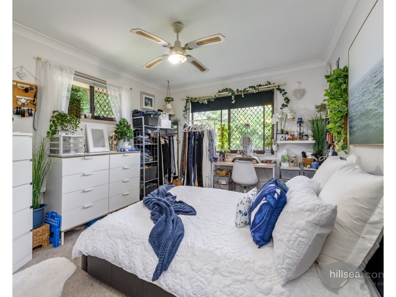 2/219 Central Street, Labrador QLD 4215