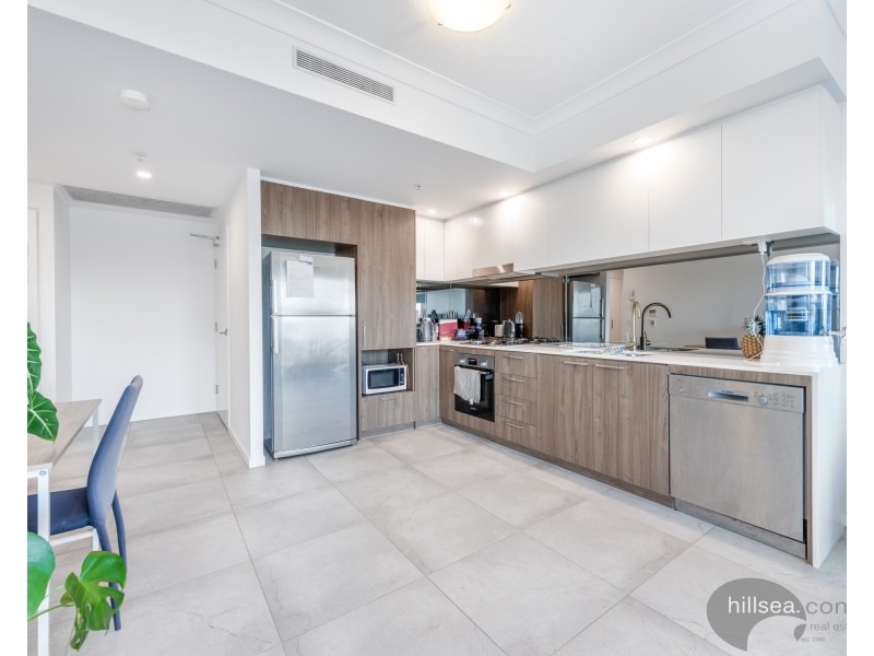 304/372 Marine Parade, Labrador QLD 4215