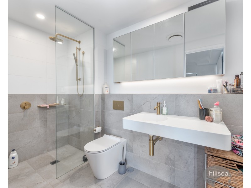 304/372 Marine Parade, Labrador QLD 4215