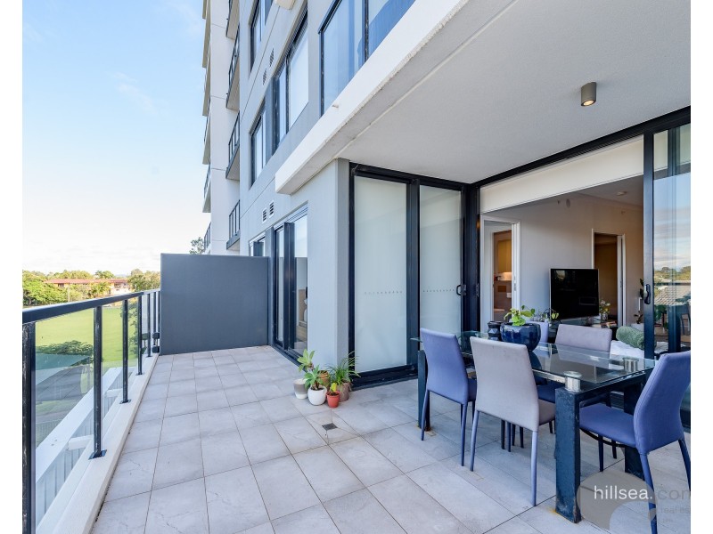 304/372 Marine Parade, Labrador QLD 4215