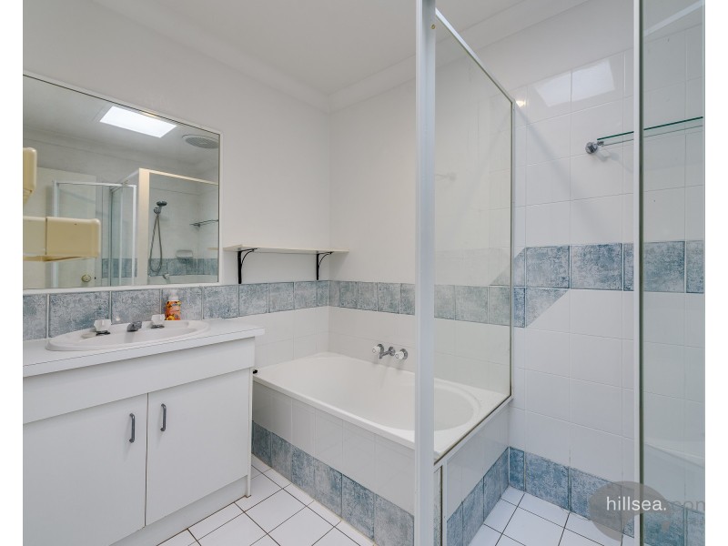 1/18 Jenaya Place, Labrador QLD 4215