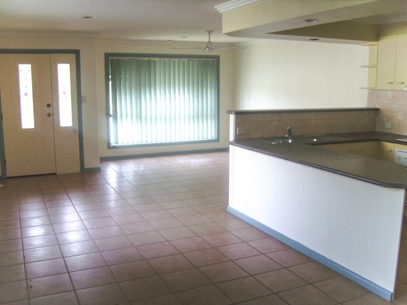 2/45 Brown Street, Labrador QLD 4215