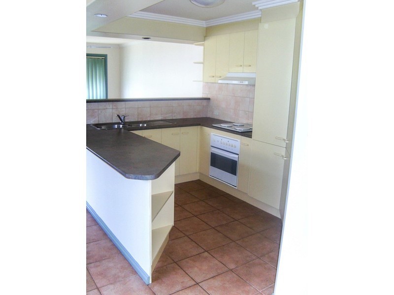 2/45 Brown Street, Labrador QLD 4215