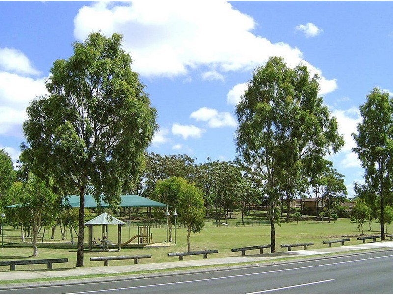 2/45 Brown Street, Labrador QLD 4215