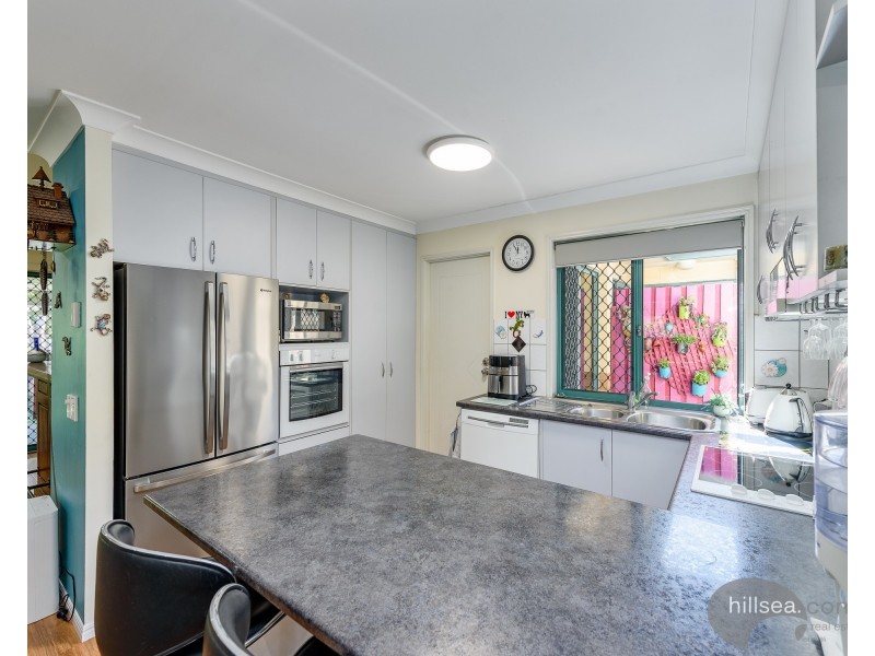 2/33 Brown Street, Labrador QLD 4215