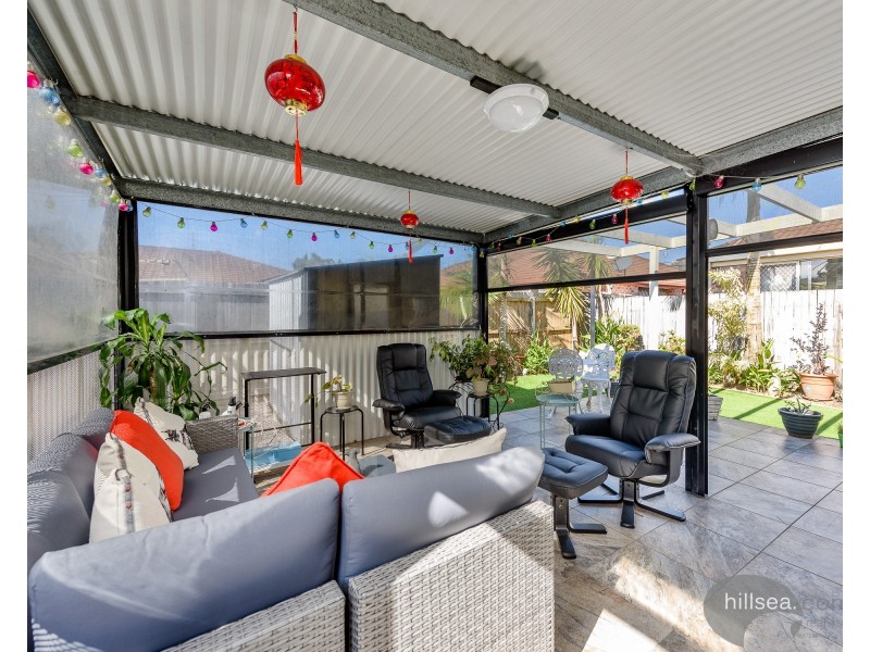 2/33 Brown Street, Labrador QLD 4215