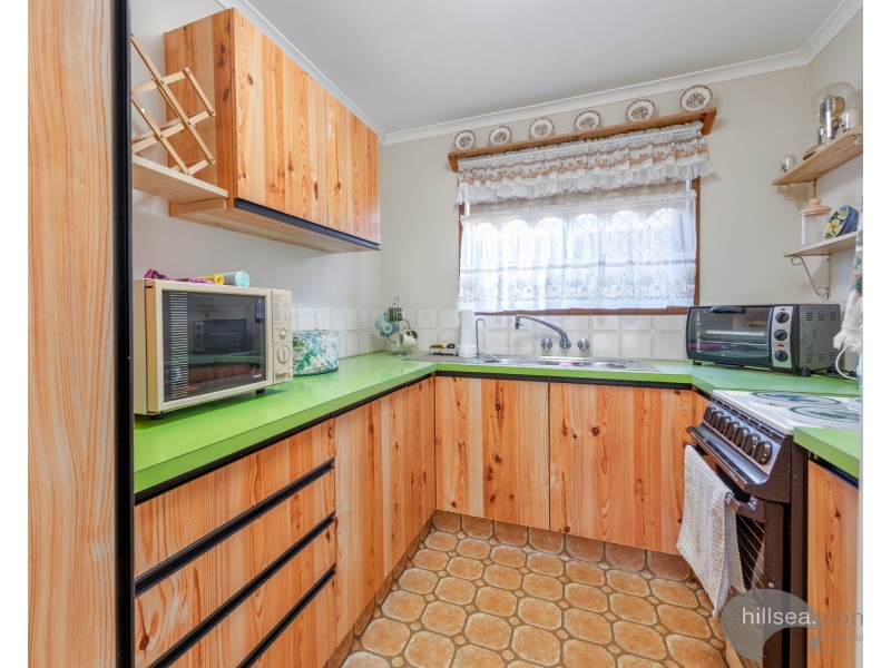 2/6 Davebill Court, Labrador QLD 4215