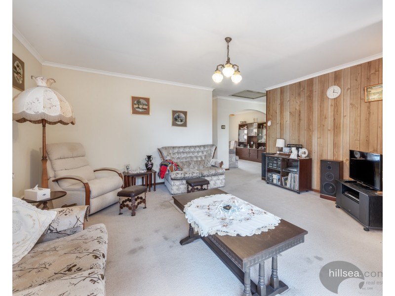 2/6 Davebill Court, Labrador QLD 4215