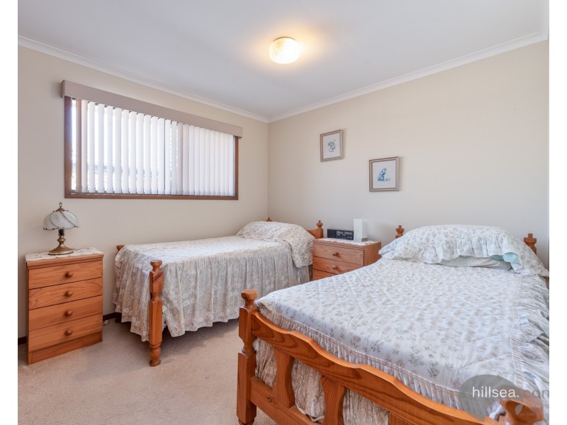 2/6 Davebill Court, Labrador QLD 4215