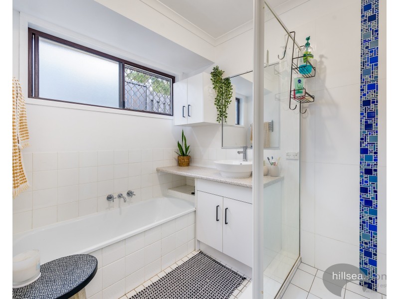 2/14 Robin Joy Close, Labrador QLD 4215