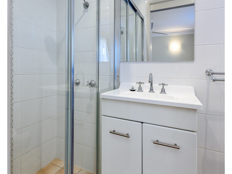 5/18 Madang Crescent, Runaway Bay QLD 4216