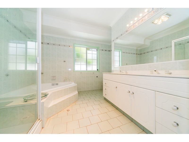 496 Oxley Drive, Runaway Bay QLD 4216