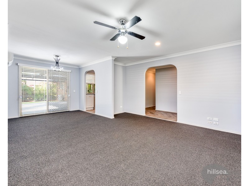 6 Chiffley Place, Arundel QLD 4214