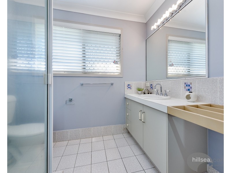 6 Chiffley Place, Arundel QLD 4214