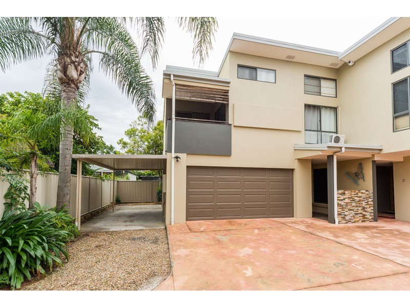 1/30 Broad Street, Labrador QLD 4215