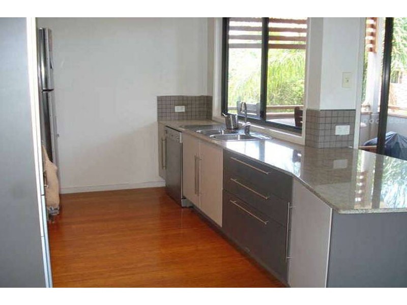 1/30 Broad Street, Labrador QLD 4215