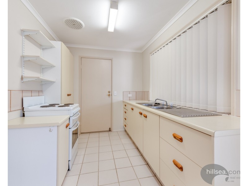 1/8 Galaxy Court, Labrador QLD 4215