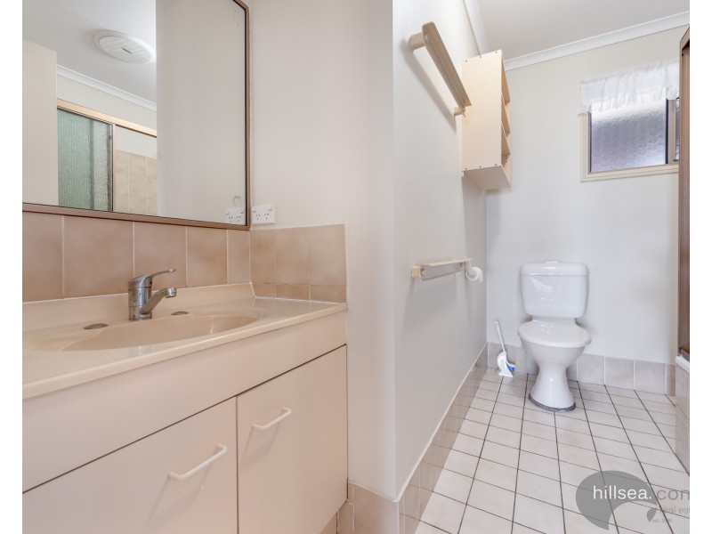 1/8 Galaxy Court, Labrador QLD 4215