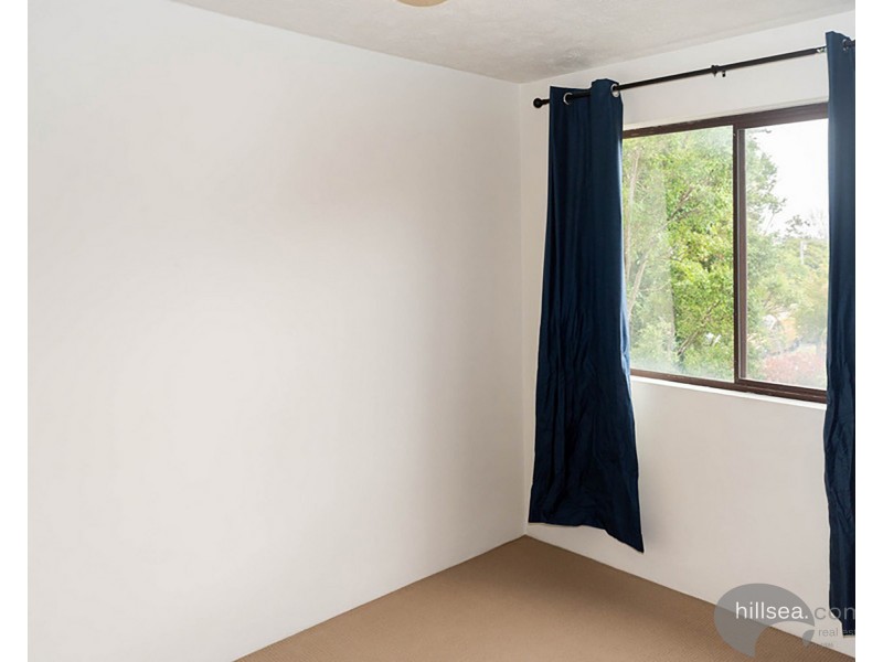 4/3 Ahern Street, Labrador QLD 4215