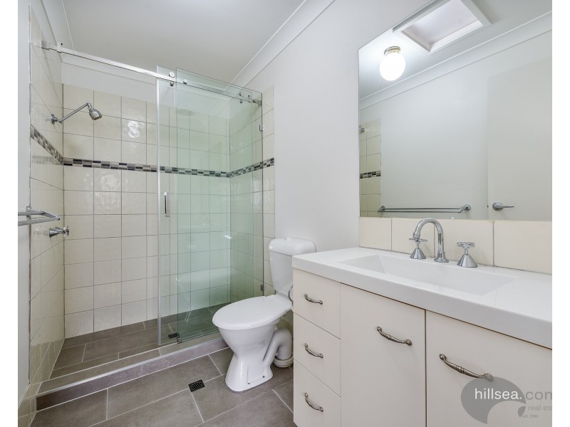 2/71 Olsen Avenue, Labrador QLD 4215