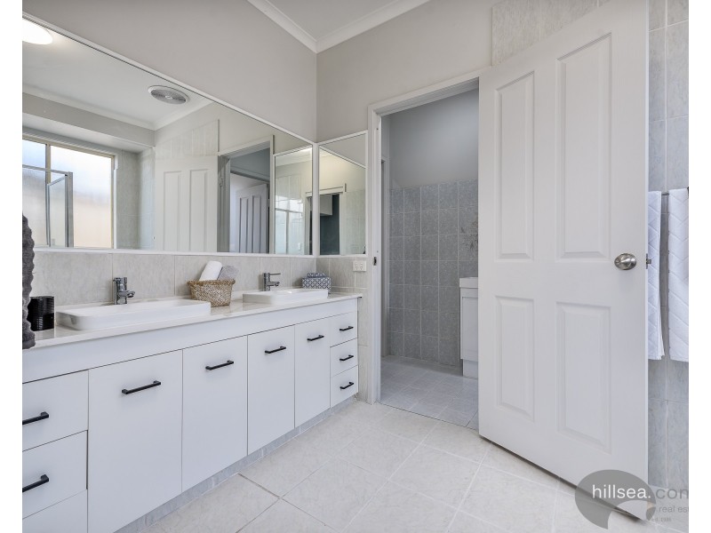 11 Stadler Court, Parkwood QLD 4214