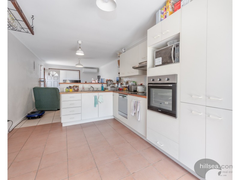 2/15 Telopea Street, Labrador QLD 4215