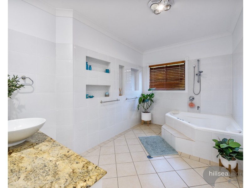 11 Tandou Court, Maudsland QLD 4210