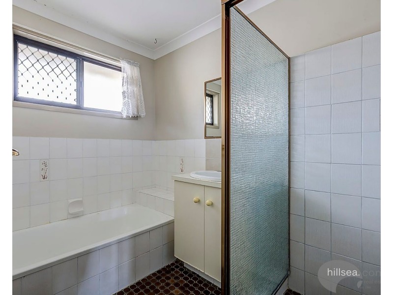 283 Morala Avenue, Runaway Bay QLD 4216