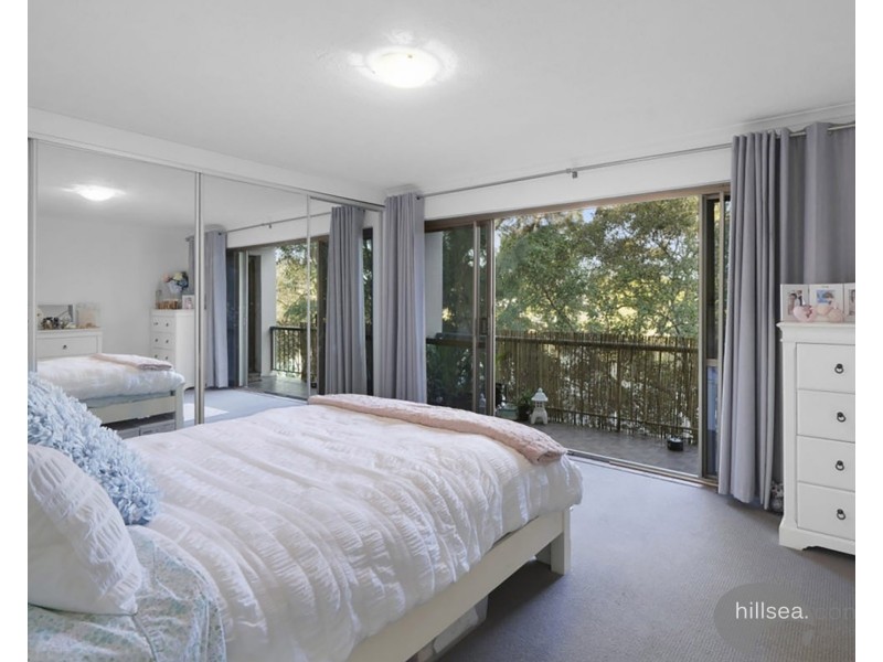 4/15 Huth Street, Labrador QLD 4215