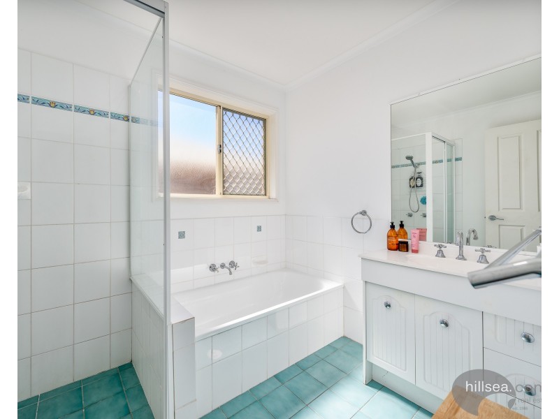 25 Cootharaba Drive, Helensvale QLD 4212